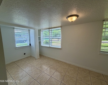 5903 Droad Street - Photo Thumbnail 6