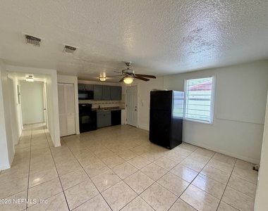 5903 Droad Street - Photo Thumbnail 4