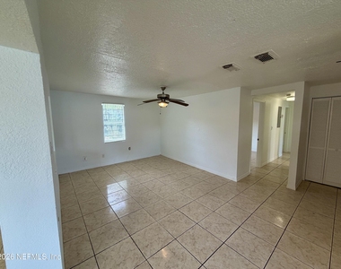 5903 Droad Street - Photo Thumbnail 3