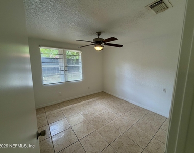 5903 Droad Street - Photo Thumbnail 7
