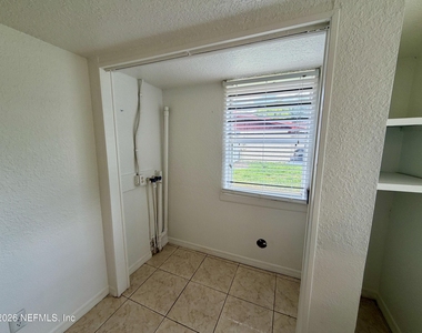 5903 Droad Street - Photo Thumbnail 2