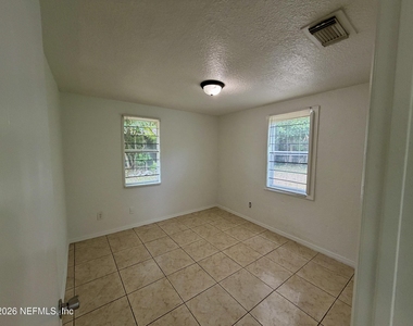 5903 Droad Street - Photo Thumbnail 9