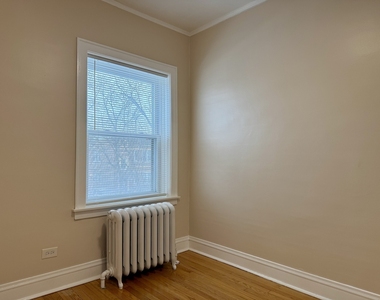 2125 Wesley Avenue - Photo Thumbnail 5