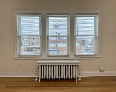 2125 Wesley Avenue - Photo Thumbnail 8