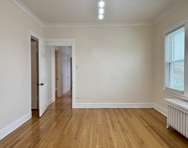 2125 Wesley Avenue - Photo Thumbnail 9