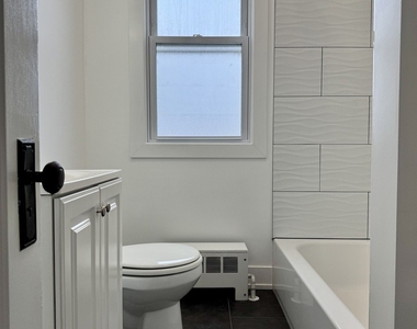 2125 Wesley Avenue - Photo Thumbnail 14