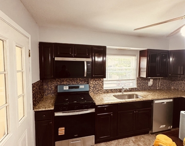 5544 N Campbell Avenue - Photo Thumbnail 5