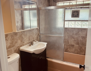 5544 N Campbell Avenue - Photo Thumbnail 12