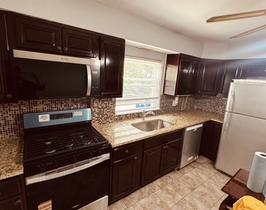5544 N Campbell Avenue - Photo Thumbnail 4