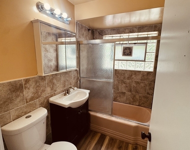5544 N Campbell Avenue - Photo Thumbnail 10