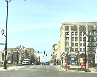 224 E Cass Street - Photo Thumbnail 14