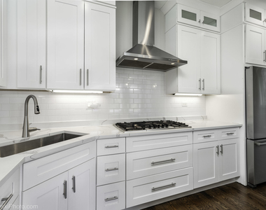 4317 S Forrestville Avenue - Photo Thumbnail 4