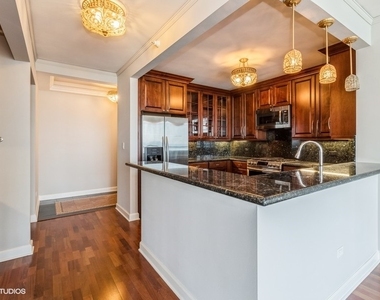 420 E Waterside Drive - Photo Thumbnail 9