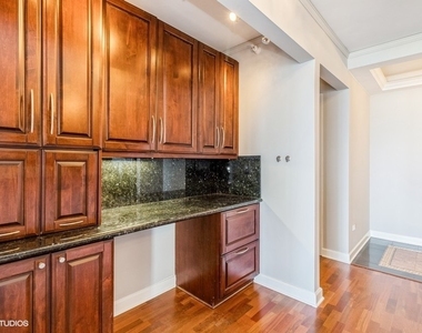 420 E Waterside Drive - Photo Thumbnail 11