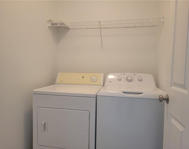 2448 Fairlie Drive - Photo Thumbnail 14