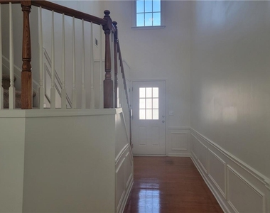 2448 Fairlie Drive - Photo Thumbnail 2