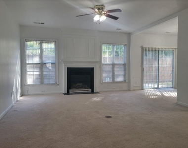 2448 Fairlie Drive - Photo Thumbnail 4