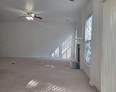 2448 Fairlie Drive - Photo Thumbnail 11