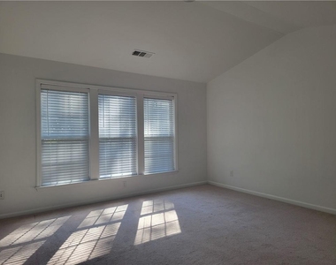 2448 Fairlie Drive - Photo Thumbnail 8