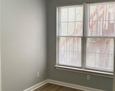 1539 Stampmill Way - Photo Thumbnail 4