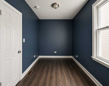 2114 W 51st Street - Photo Thumbnail 8