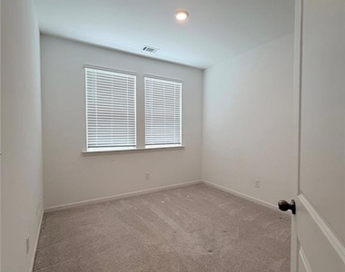 711 Cordele Lane - Photo Thumbnail 13