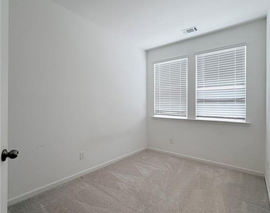 711 Cordele Lane - Photo Thumbnail 14