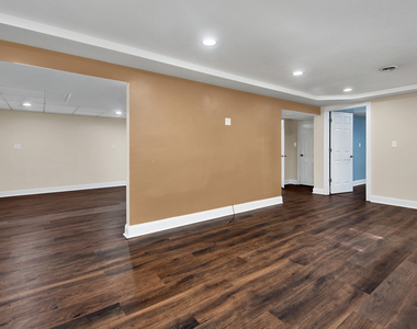 1013 Stonegate Road - Photo Thumbnail 14