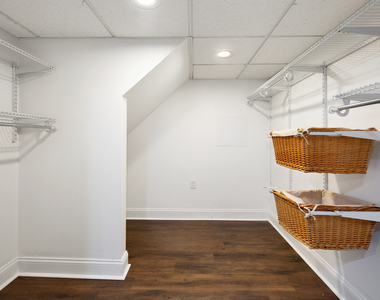 1013 Stonegate Road - Photo Thumbnail 20