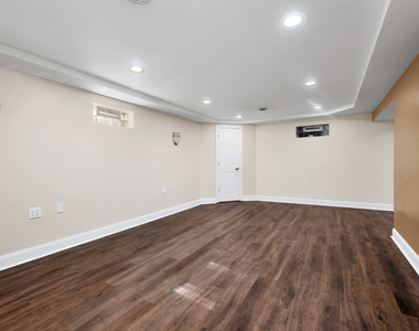 1013 Stonegate Road - Photo Thumbnail 15