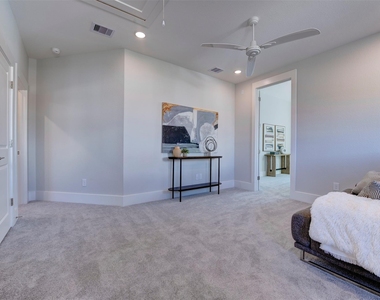 5138 Rosslyn Road - Photo Thumbnail 7