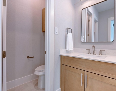 5138 Rosslyn Road - Photo Thumbnail 16