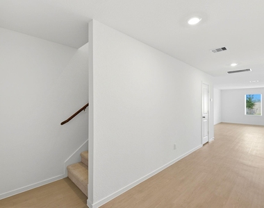629 Craven Street - Photo Thumbnail 6