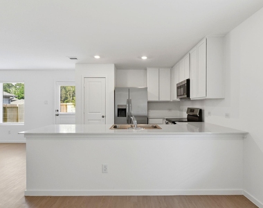 629 Craven Street - Photo Thumbnail 12