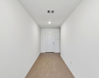 629 Craven Street - Photo Thumbnail 5