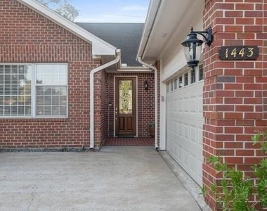 1443 Sugar Creek Boulevard - Photo Thumbnail 3