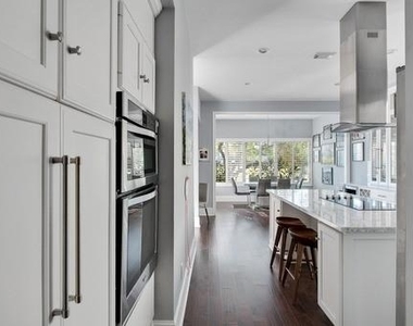 1443 Sugar Creek Boulevard - Photo Thumbnail 12