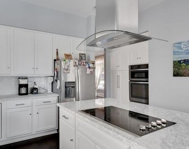 1443 Sugar Creek Boulevard - Photo Thumbnail 14