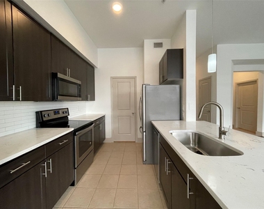 2222 Smith Street - Photo Thumbnail 5