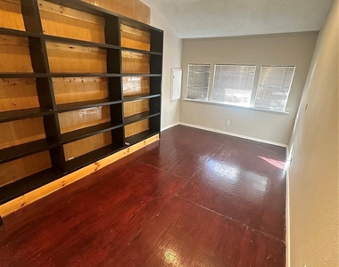 3571 Daphne Street - Photo Thumbnail 10