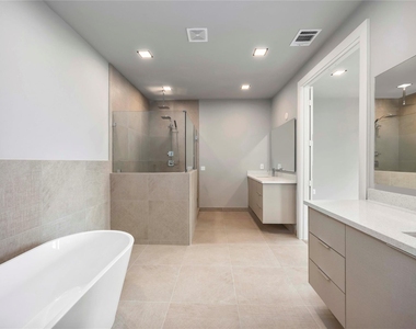 1111 W 21st Street - Photo Thumbnail 20