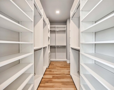 1111 W 21st Street - Photo Thumbnail 31