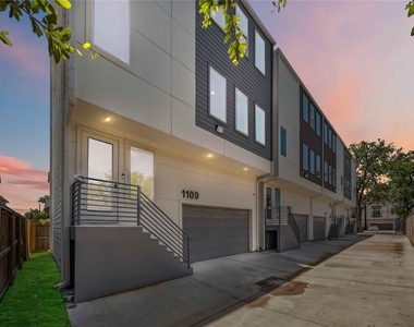 1111 W 21st Street - Photo Thumbnail 2