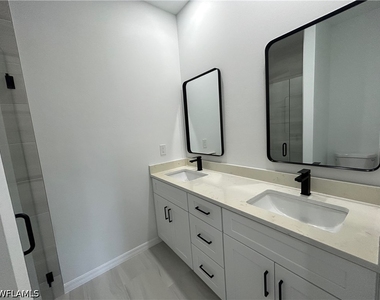 455 Bell Boulevard S - Photo Thumbnail 5