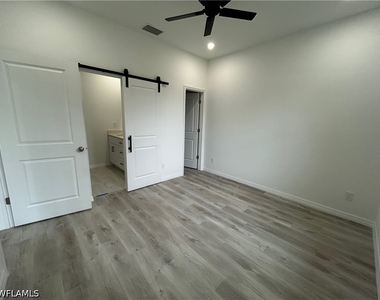 455 Bell Boulevard S - Photo Thumbnail 8