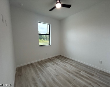 455 Bell Boulevard S - Photo Thumbnail 15