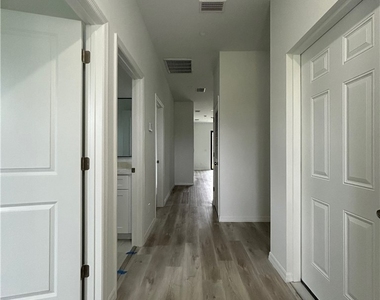 455 Bell Boulevard S - Photo Thumbnail 11
