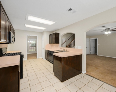 1631 Stonehaven Village Circle - Photo Thumbnail 7