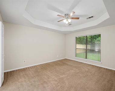 1631 Stonehaven Village Circle - Photo Thumbnail 4