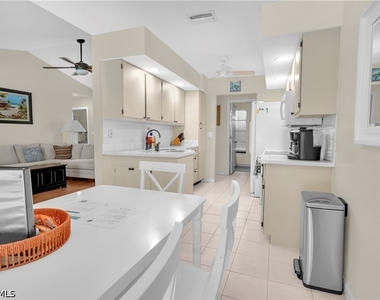 3749 Sw 1st Place - Photo Thumbnail 8